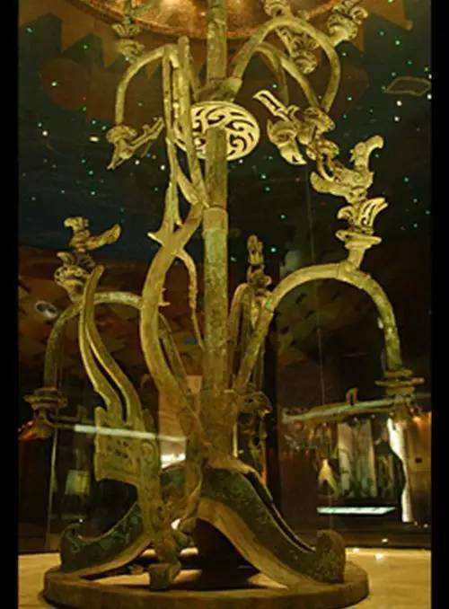 秦岭神树青铜树有什么秘密:秦岭神树烛九阴是什么 秦岭神树青铜树有什么秘密:秦岭神树烛九阴是什么