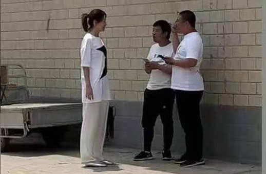 王宝强女友正面照高挑貌美:王宝强新恋情曝光 王宝强女友正面照高挑貌美:王宝强新恋情曝光