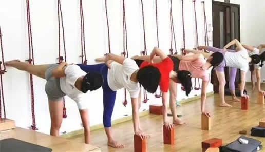 从零开始练瑜伽：适合初学者练的3种瑜伽