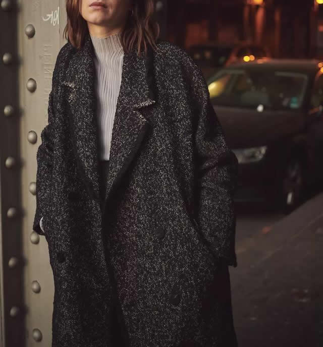 2021秋冬高领毛衣搭配大衣(2021流行搭配)