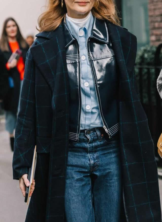 2021秋冬高领毛衣搭配大衣(2021流行搭配)