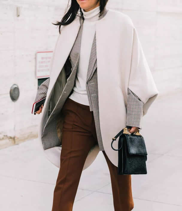 2021秋冬高领毛衣搭配大衣(2021流行搭配)