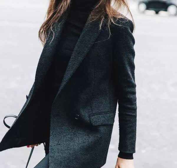 2021秋冬高领毛衣搭配大衣(2021流行搭配)