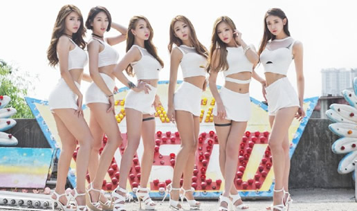 让人喷鼻血的图片：韩国女团表演场面确实性感火辣