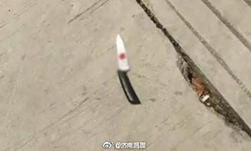 三把菜刀从天而降怎么回事：又一惊险的高空坠物事件