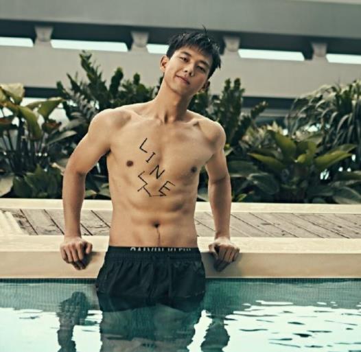 中了李现的毒是什么意思：一组照片是最好的体现