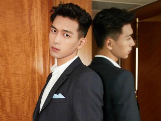 中了李现的毒是什么意思：一组照片是最好的体现