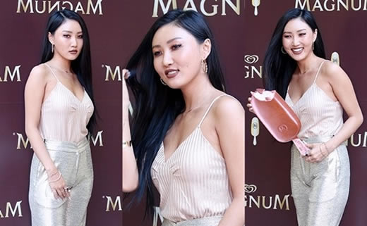 华莎在机场no bra图片：华莎是谁资料简介及照片