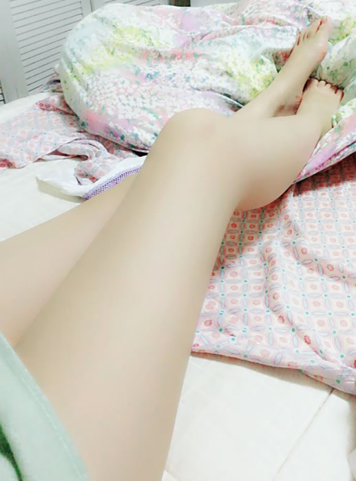 大长腿美女：满屏都是腿（美女美腿）