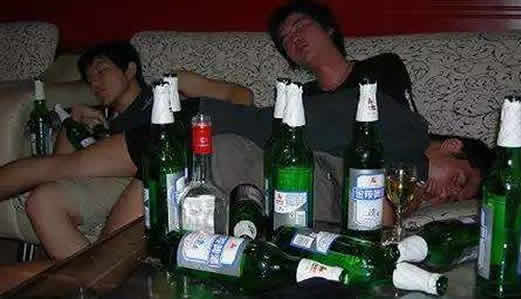 猛灌20瓶啤酒中毒怎么回事：事发经过详情教你健康喝酒