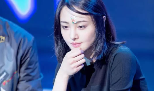 张恒男资料多大了：郑爽张恒怎么认识的