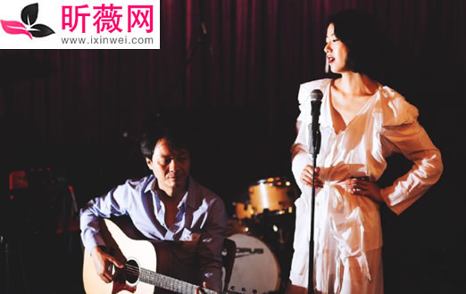 李亚鹏女友晒美照怎么回事:李亚鹏女友Sussie做什么的 李亚鹏女友晒美照怎么回事:李亚鹏女友Sussie做什么的