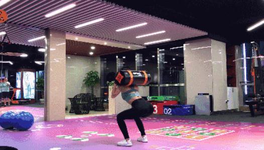 女人深蹲1个月后案例：这身材这翘臀（图片展示）