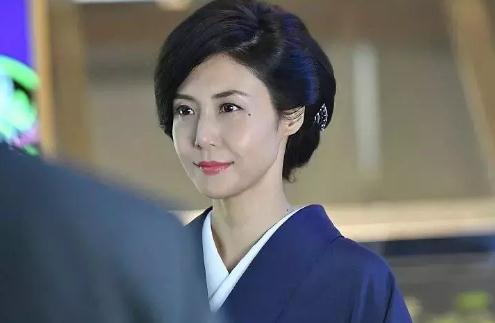 有痣的日本艺人图片：日本美女艺人有痣