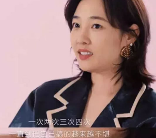 陈羽凡带儿子出游:一旁神秘白衣女子身份引关注 陈羽凡带儿子出游:一旁神秘白衣女子身份引关注