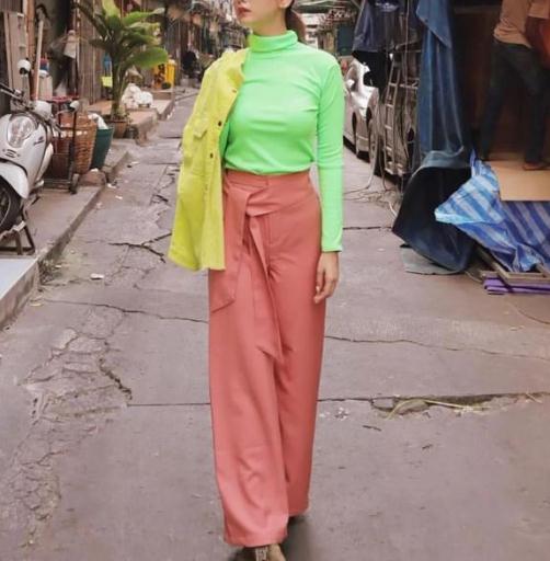 2019早秋纸袋裤火了：纸袋裤显高显瘦穿搭示范