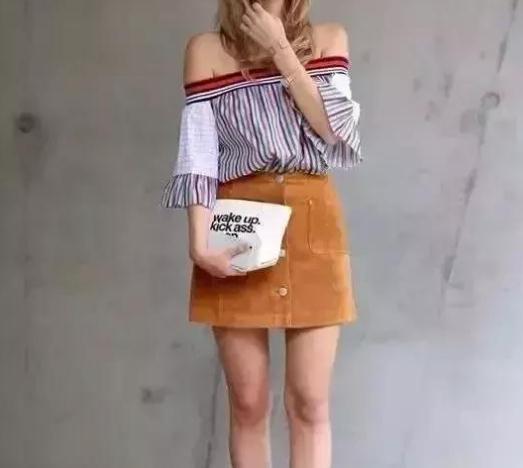 女神时髦一字领搭配：气质又清凉且还有点小性感