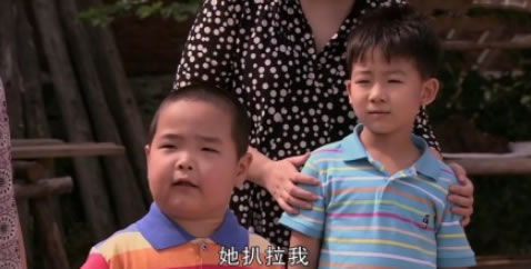 你为什么推人那小女孩怎么回事 这到底是个什么梗 你为什么推人那小女孩怎么回事 这到底是个什么梗