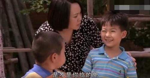 你为什么推人那小女孩怎么回事 这到底是个什么梗 你为什么推人那小女孩怎么回事 这到底是个什么梗