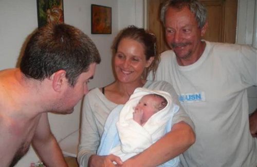 水下分娩是一种什么体验,国外孕妇水中分娩全过程图解