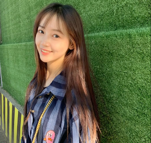 吴亦凡女友身份被扒:一大波生活美照来袭(详情介绍) 吴亦凡女友身份被扒:一大波生活美照来袭(详情介绍)