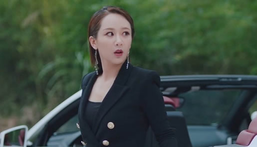 杨紫总裁造型怎么回事:杨紫一个霸道女总裁到底啥样? 杨紫总裁造型怎么回事:杨紫一个霸道女总裁到底啥样?