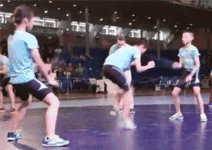 学生1秒跳绳9.5次什么情况：速度与花样融合三破世界纪录