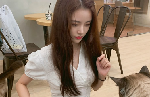 孙珍妮个人资料简介：SNH48孙珍妮八卦被曝与陈涛恋情