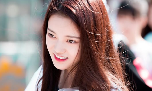 孙珍妮否认恋情：孙珍妮陈涛八卦恋情只因一张照片