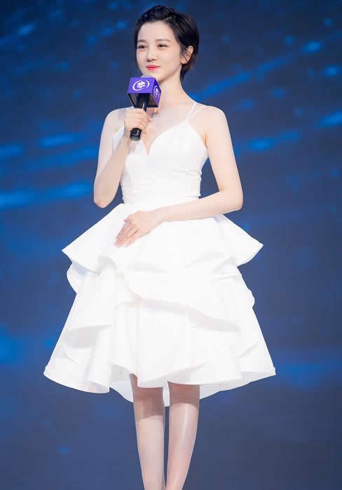 陈小纭多大：陈小纭好身材图片欣赏