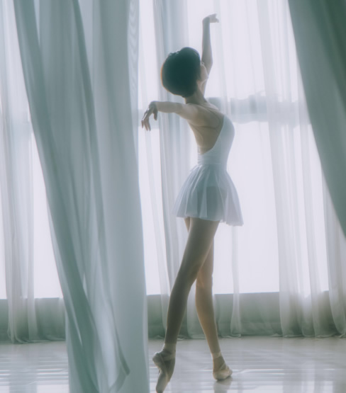 陈小纭多大：陈小纭好身材图片欣赏