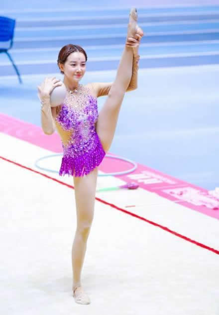 陈小纭多大：陈小纭好身材图片欣赏