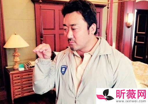 马东锡八卦年轻照对比近照:这么壮的身材怎么锻炼的 马东锡八卦年轻照对比近照:这么壮的身材怎么锻炼的