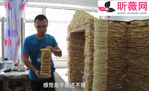 准奶爸用泡面盖房怎么回事：泡面房子什么样子的