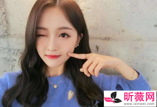wink什么意思中文翻译:女生男生发个wink什么意思 wink什么意思中文翻译:女生男生发个wink什么意思