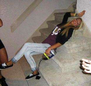 女人喝醉酒图片