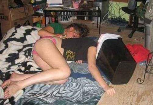 女人喝醉酒图片