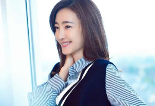 王丽坤新恋情：十指紧扣男友是谁正面照