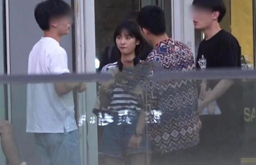 沈月恋情疑似曝光：本人发文否认揭到底怎么回事