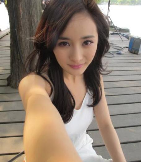 杨幂22张图片你敢看吗（精选迷人性感好看的图片）