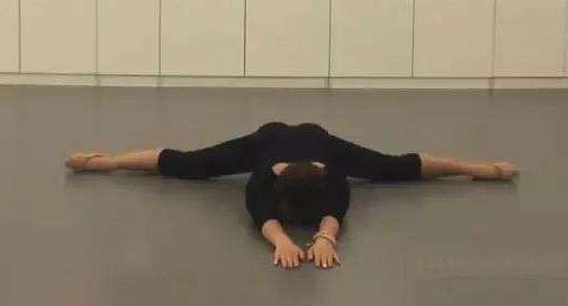 床上减肥运动图解：瘦腰瘦腿促睡眠（精选动作）