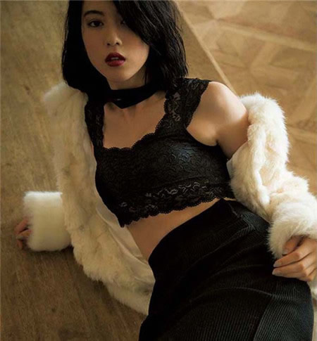 三吉彩花个人资料及美照,三吉彩花写真