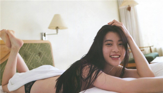 三吉彩花个人资料及美照,三吉彩花写真