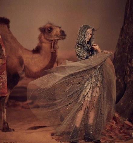 杨幂变身楼兰公主怎么回事:5套民族风服饰异域风情 杨幂变身楼兰公主怎么回事:5套民族风服饰异域风情