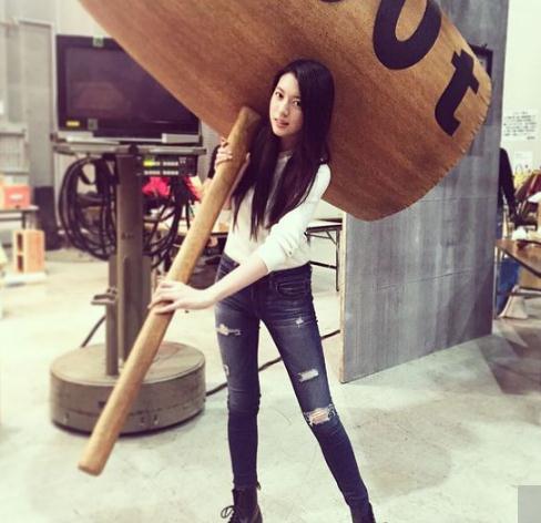 周杰伦新歌女主私照：三吉彩花又美又A忍不住被撩到