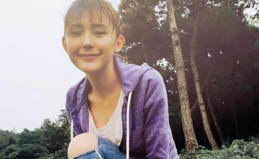 热依扎承认新恋情：共患难终于迎来甜蜜爱情