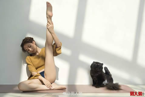 吴雨橦的脚丫美腿：吴雨橦生活照好美啊