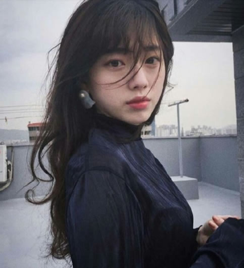 三吉彩花演过片吗 被疑整容是真的吗（INS介绍及写真）