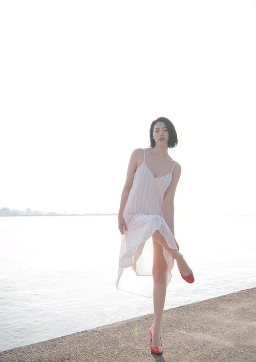 三吉彩花演过片吗 被疑整容是真的吗（INS介绍及写真）