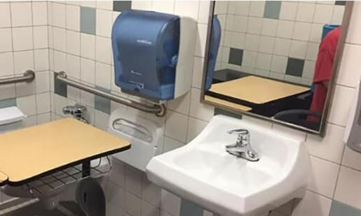 课桌被安排在厕所怎么回事:原因是什么详情始末及后续 课桌被安排在厕所怎么回事:原因是什么详情始末及后续